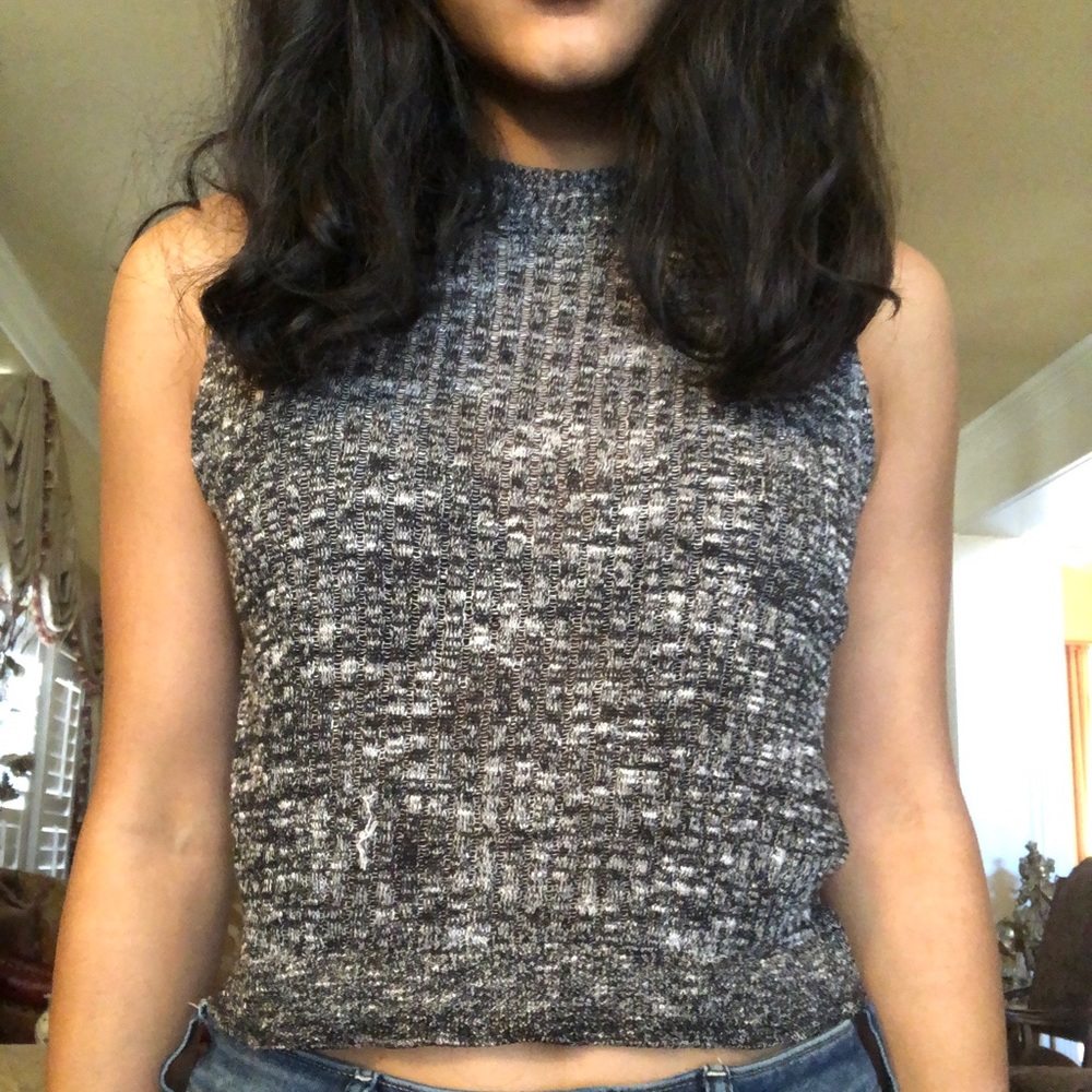 Sleeveless Cropped Sweater Top